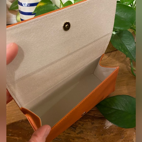 Tory Burch Triangle Eyeglass Sunglasses Case Orange Faux Leather Gold Metal Logo - Picture 4 of 4